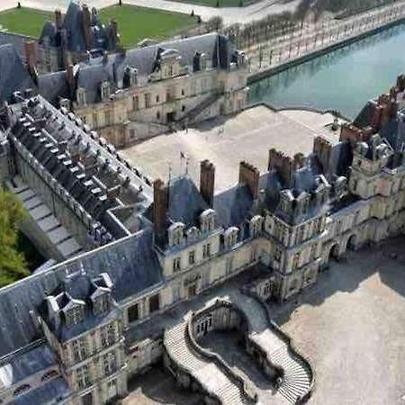 Bright Studio Apartment - Fontainebleau Luaran gambar