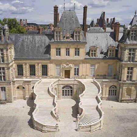 Bright Studio Apartment - Fontainebleau Luaran gambar