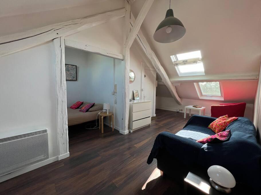 Bright Studio Apartment - Fontainebleau Luaran gambar