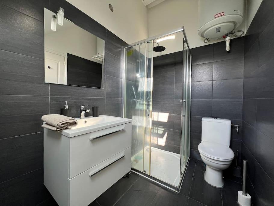 Bright Studio Apartment - Fontainebleau Luaran gambar